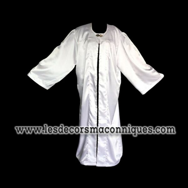 robe arche royale blanche séjournant